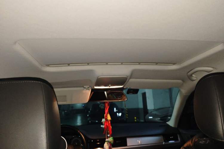 Used Volkswagen Bora 2013 1.6L Automatic Comfort Model Headliner