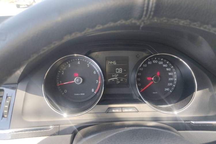 Used Volkswagen Bora 2013 1.6L Manual Fashion Edition Instrument Cluster