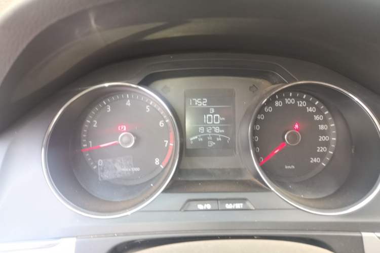 Used Volkswagen Bora 2013 1.6L Manual Fashion Edition Instrument Cluster