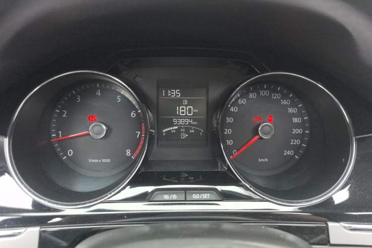 Used Volkswagen Bora 2013 1.6L Manual Comfort Model Instrument Cluster