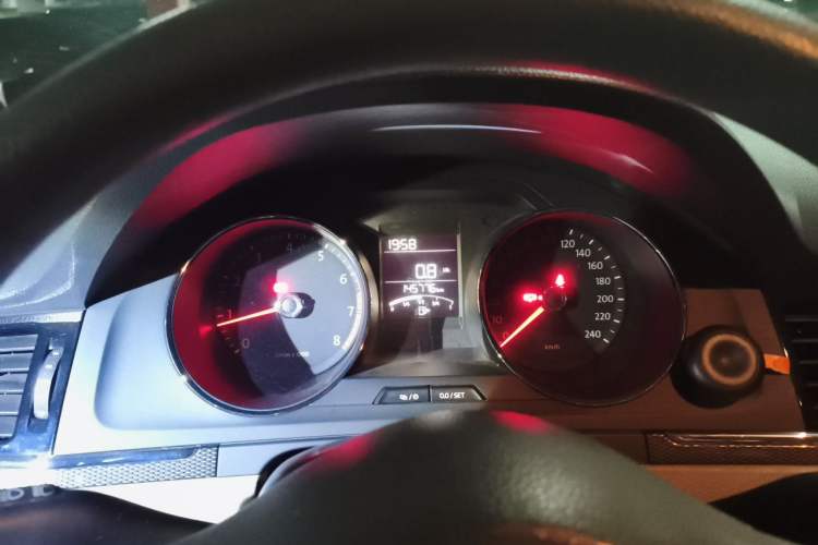 Used Volkswagen Bora 2013 1.6L Manual Fashion Edition Instrument Cluster