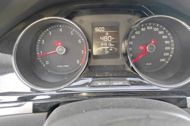 Used Volkswagen Bora 2013 1.6L Manual Comfort Model Instrument Cluster