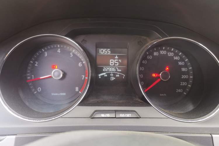 Used Volkswagen Bora 2013 1.6L Manual Fashion Edition Instrument Cluster