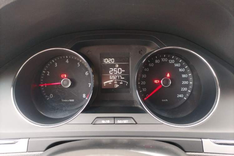 Used Volkswagen Bora 2013 1.6L Manual Fashion Edition Instrument Cluster