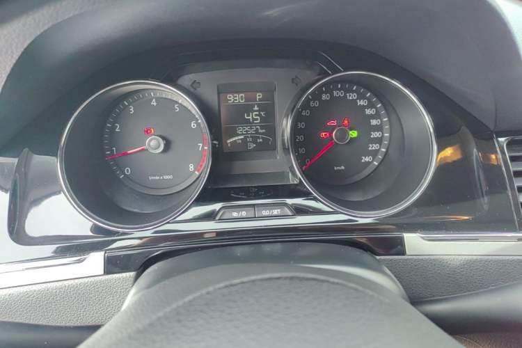 Used Volkswagen Bora 2013 1.6L Automatic Comfort Model Instrument Cluster