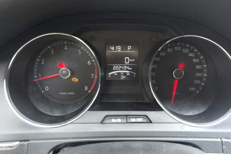 Used Volkswagen Bora 2013 1.6L Automatic Fashion Model Instrument Cluster