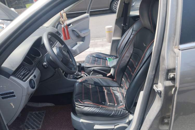 Used Volkswagen Bora 2013 1.6L Manual Fashion Edition Left Front Seat