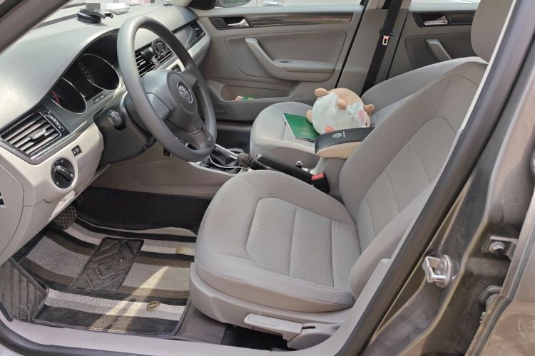 Used Volkswagen Bora 2013 1.6L Automatic Fashion Model Left Front Seat