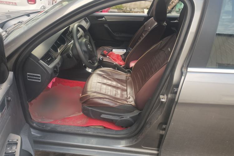 Used Volkswagen Bora 2013 1.6L Manual Fashion Edition Left Front Seat