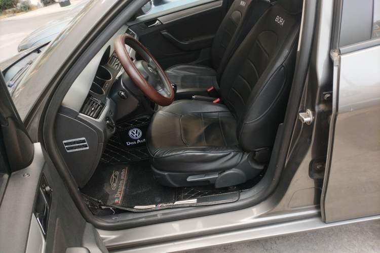 Used Volkswagen Bora 2013 1.6L Manual Fashion Edition Left Front Seat