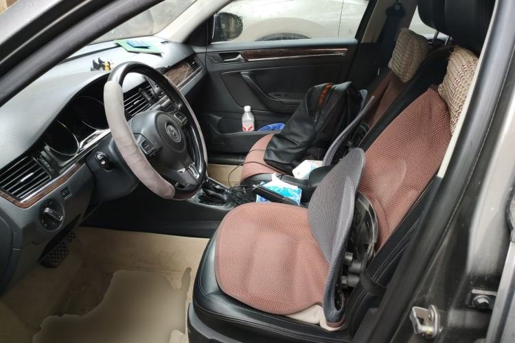 Used Volkswagen Bora 2013 1.6L Automatic Luxury Model Left Front Seat