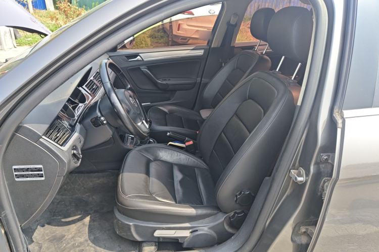 Used Volkswagen Bora 2013 1.6L Manual Comfort Model Left Front Seat
