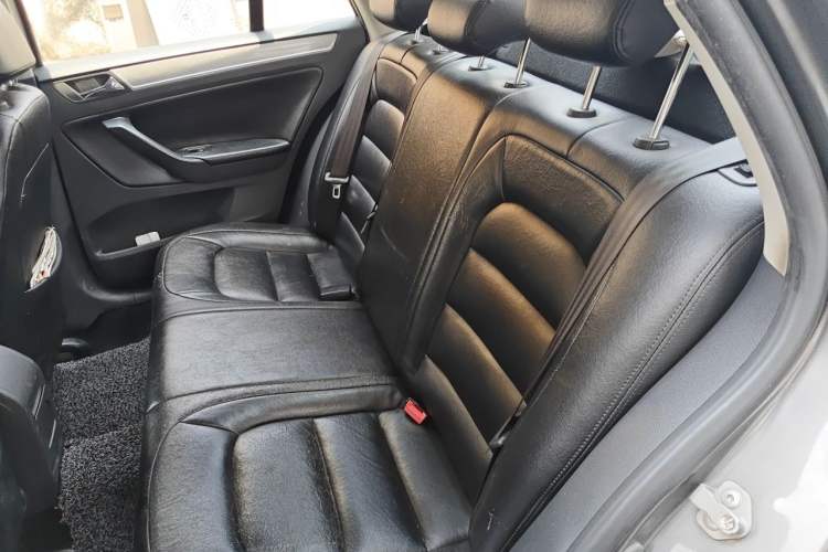 Used Volkswagen Bora 2013 1.6L Automatic Fashion Model Left Rear Seat