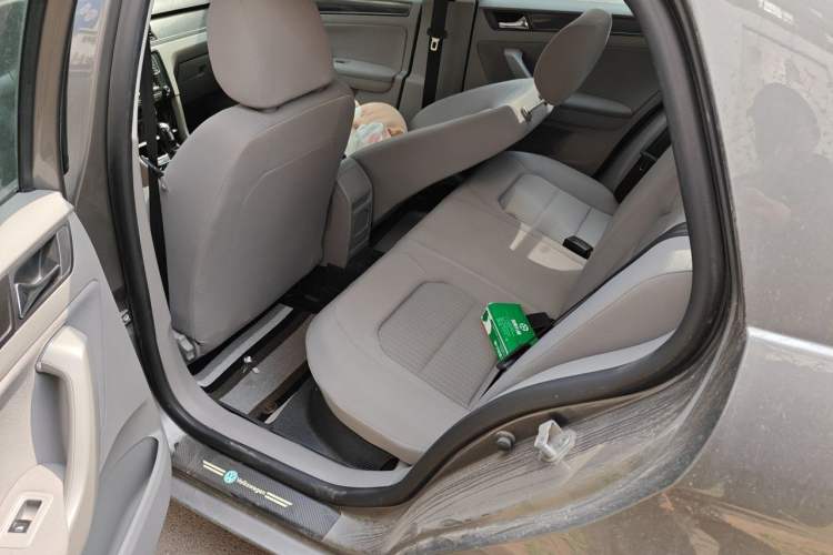 Used Volkswagen Bora 2013 1.6L Automatic Fashion Model Left Rear Seat