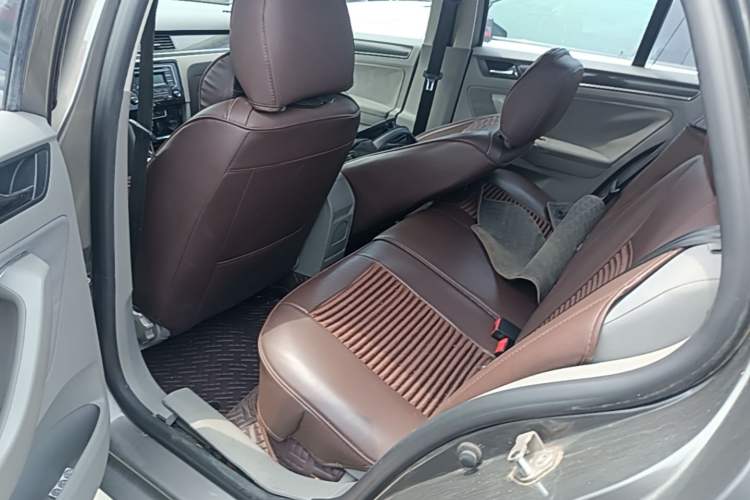 Used Volkswagen Bora 2013 1.6L Manual Fashion Edition Left Rear Seat