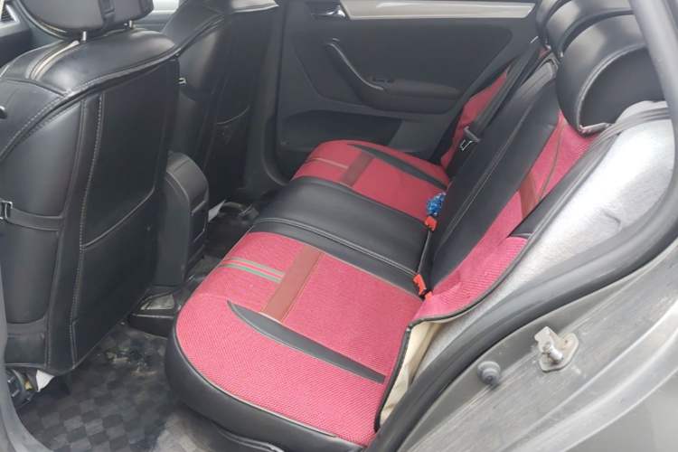 Used Volkswagen Bora 2013 1.6L Automatic Fashion Model Left Rear Seat