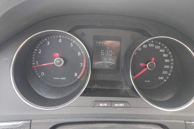 Used Volkswagen Bora 2013 1.6L Manual Fashion Edition Odometer Close Up