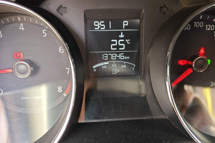 Used Volkswagen Bora 2013 1.6L Automatic Fashion Model Odometer Close Up
