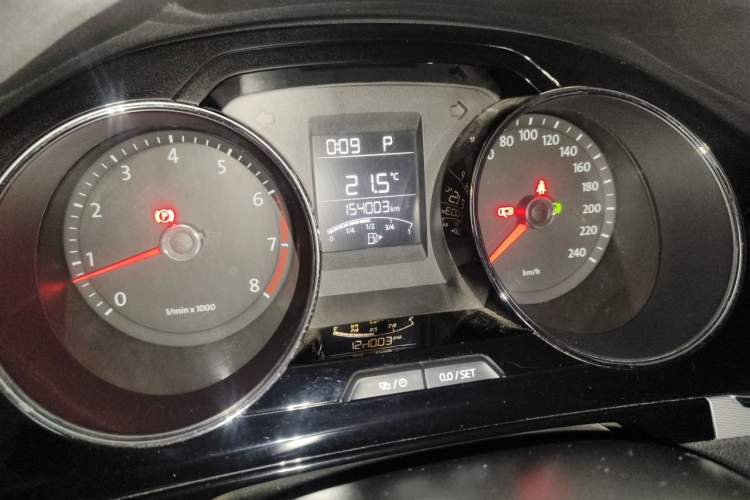 Used Volkswagen Bora 2013 1.6L Automatic Comfort Model Odometer Close Up