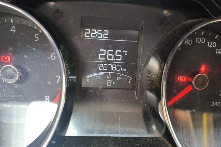 Used Volkswagen Bora 2013 1.6L Manual Comfort Model Odometer Close Up