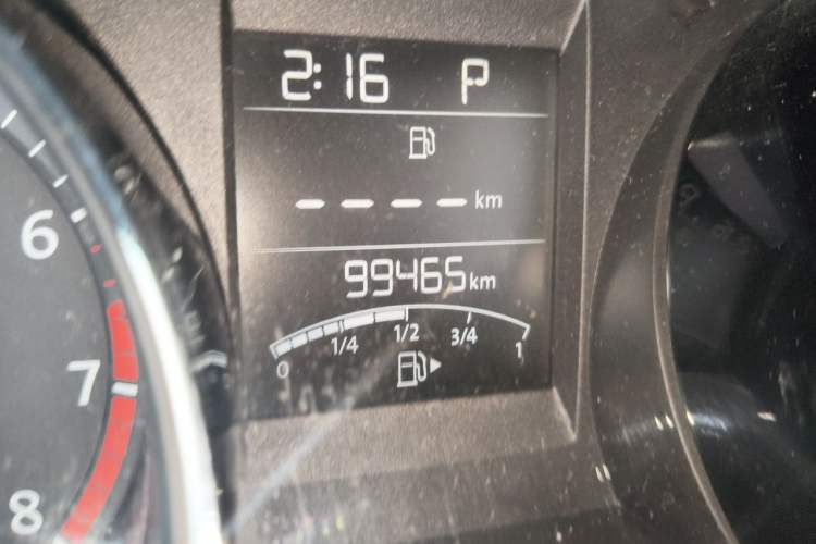 Used Volkswagen Bora 2013 1.6L Automatic Comfort Model Odometer Close Up
