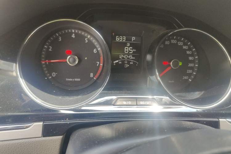 Used Volkswagen Bora 2013 1.6L Automatic Comfort Model Odometer Close Up