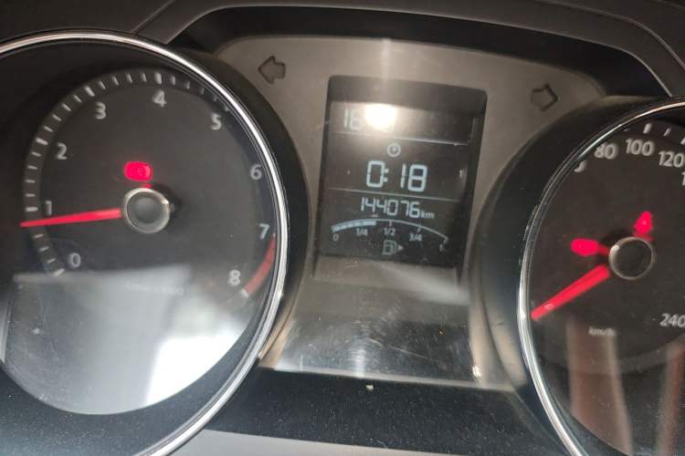 Used Volkswagen Bora 2013 1.6L Manual Fashion Edition Odometer Close Up