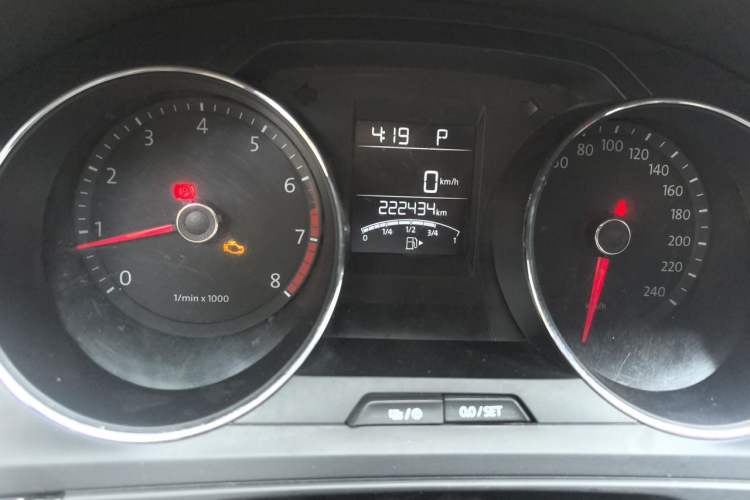 Used Volkswagen Bora 2013 1.6L Automatic Fashion Model Odometer Close Up