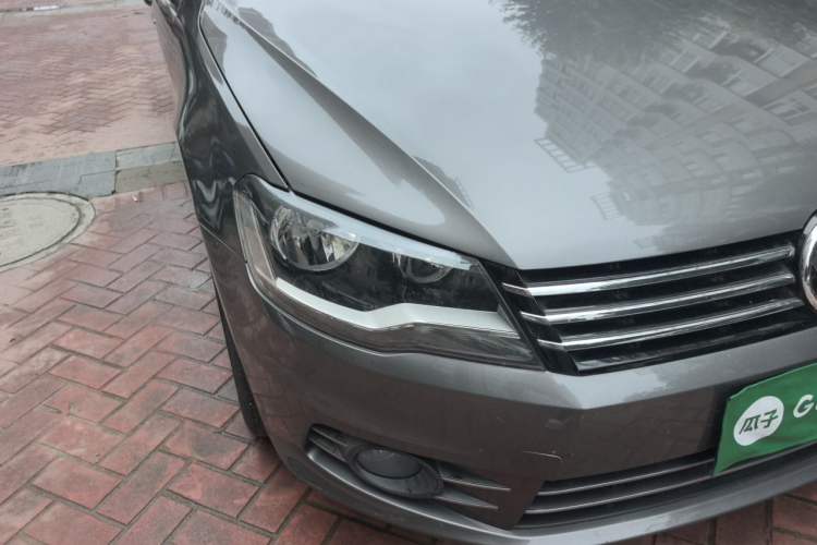 Used Volkswagen Bora 2013 1.6L Manual Comfort Model Right Front Headlight