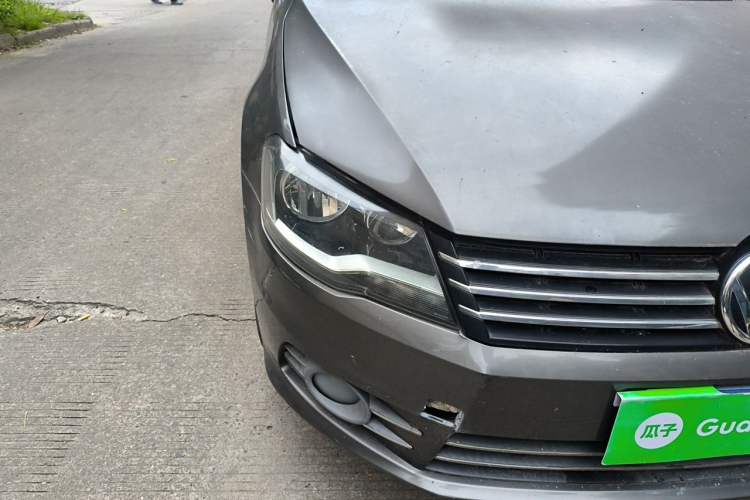 Used Volkswagen Bora 2013 1.6L Manual Comfort Model Right Front Headlight