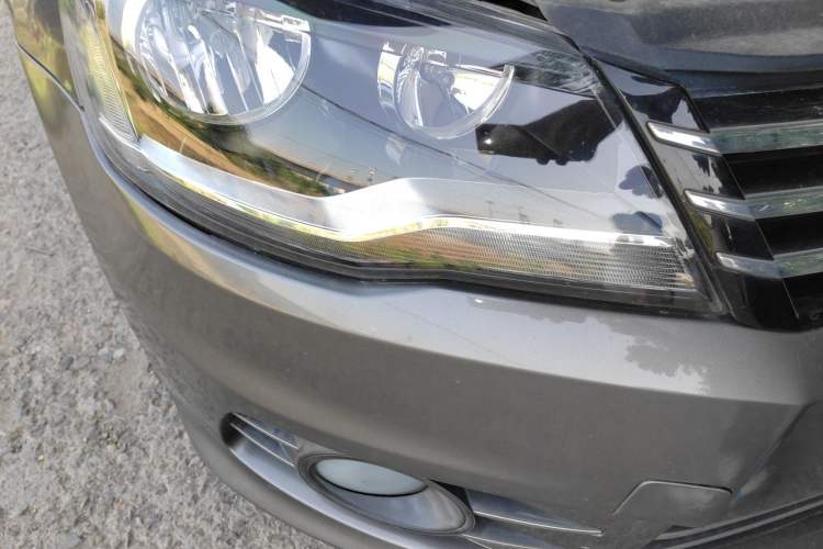 Used Volkswagen Bora 2013 1.6L Manual Comfort Model Right Front Headlight