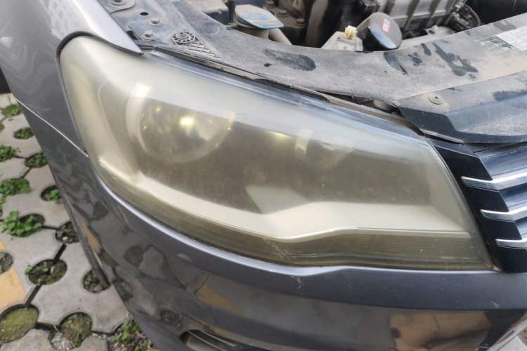 Used Volkswagen Bora 2013 1.6L Manual Comfort Model Right Front Headlight