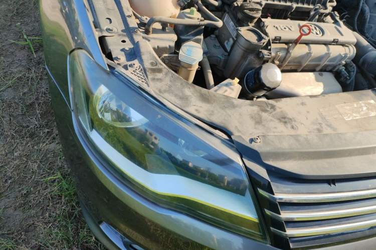 Used Volkswagen Bora 2013 1.6L Automatic Comfort Model Right Front Headlight