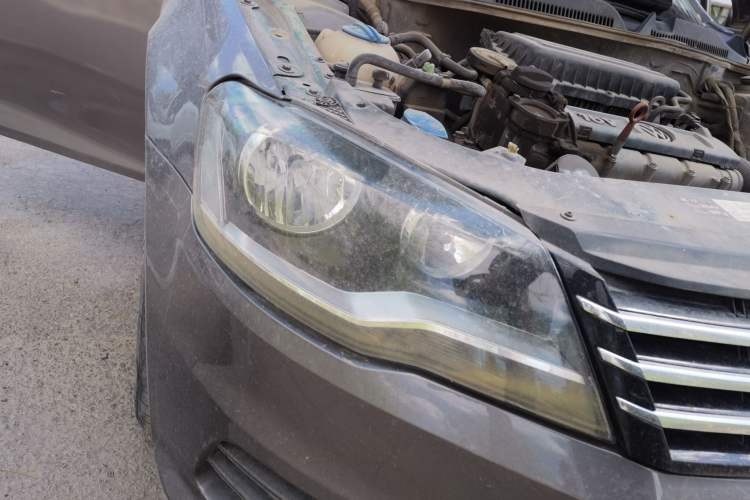 Used Volkswagen Bora 2013 1.6L Manual Fashion Edition Right Front Headlight