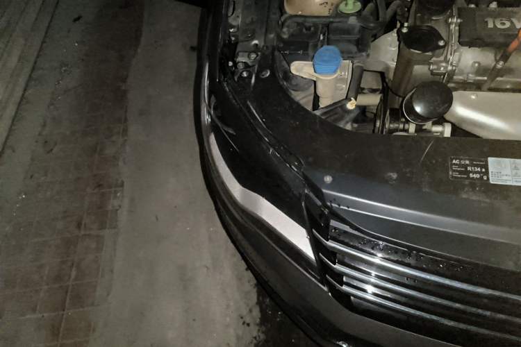 Used Volkswagen Bora 2013 1.6L Manual Fashion Edition Right Front Headlight