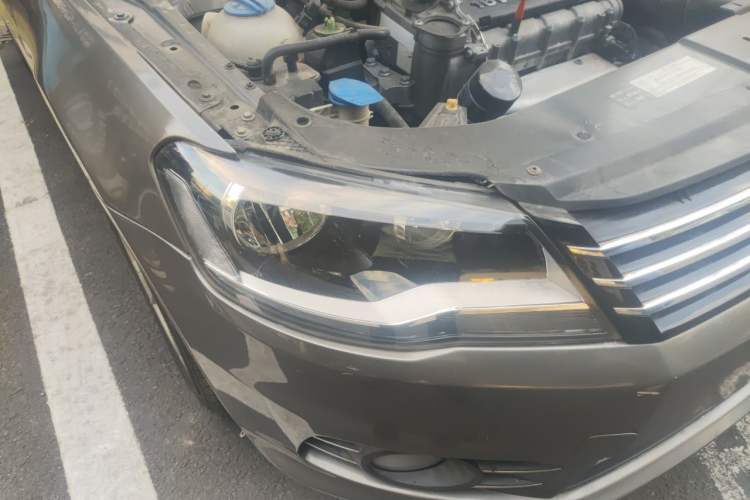 Used Volkswagen Bora 2013 1.6L Automatic Comfort Model Right Front Headlight