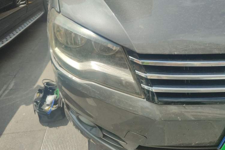 Used Volkswagen Bora 2013 1.6L Automatic Comfort Model Right Front Headlight