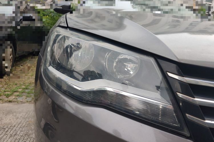 Used Volkswagen Bora 2013 1.6L Manual Fashion Edition Right Front Headlight