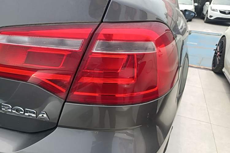 Used Volkswagen Bora 2013 1.6L Manual Fashion Edition Right Rear Taillight