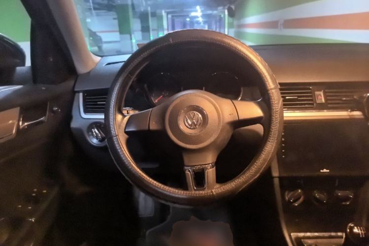 Used Volkswagen Bora 2013 1.6L Manual Comfort Model Steering Wheel