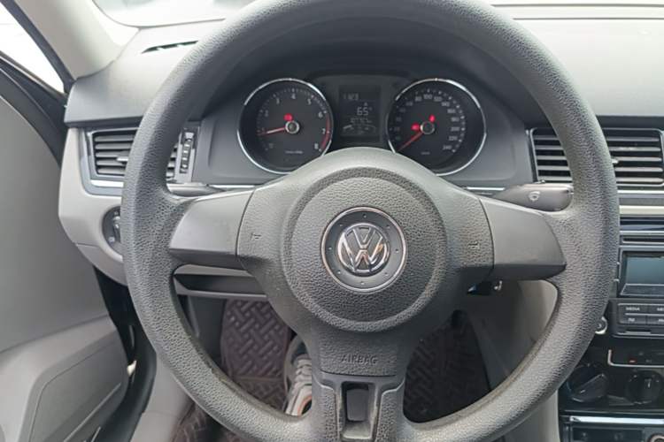 Used Volkswagen Bora 2013 1.6L Manual Fashion Edition Steering Wheel