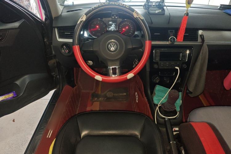 Used Volkswagen Bora 2013 1.6L Manual Comfort Model Steering Wheel