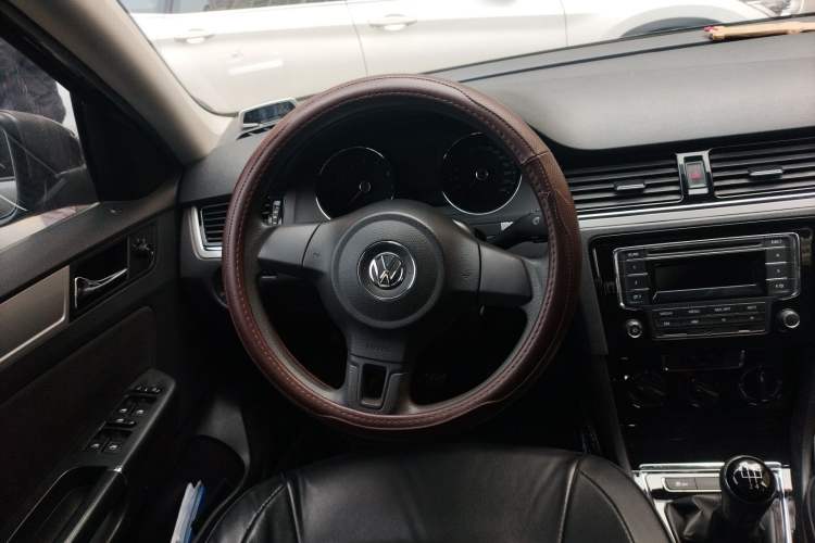 Used Volkswagen Bora 2013 1.6L Manual Fashion Edition Steering Wheel