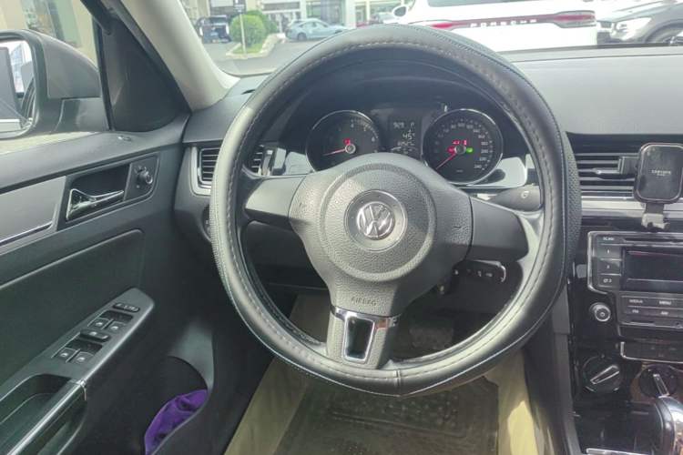 Used Volkswagen Bora 2013 1.6L Automatic Comfort Model Steering Wheel