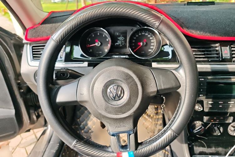 Used Volkswagen Bora 2013 1.6L Manual Comfort Model Steering Wheel