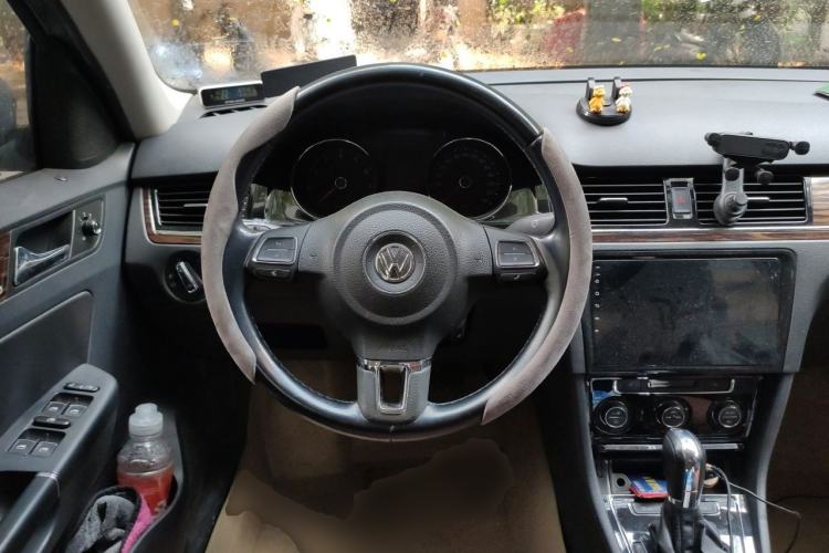 Used Volkswagen Bora 2013 1.6L Automatic Luxury Model Steering Wheel