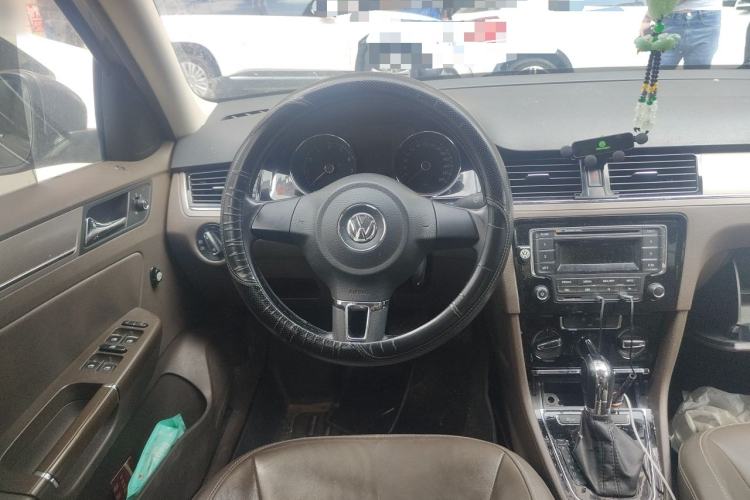 Used Volkswagen Bora 2013 1.6L Automatic Comfort Model Steering Wheel