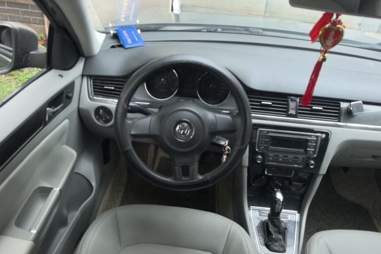 Used Volkswagen Bora 2013 1.6L Automatic Fashion Model Steering Wheel