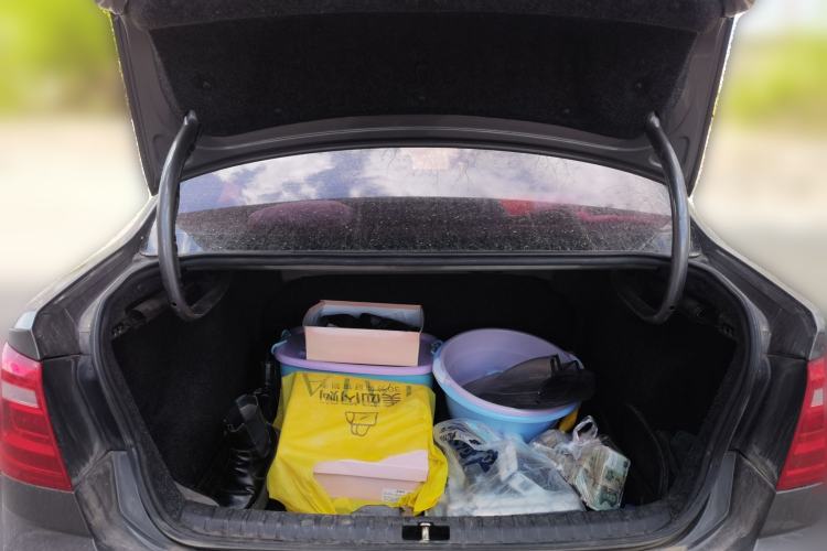 Used Volkswagen Bora 2013 1.6L Manual Fashion Edition Trunk