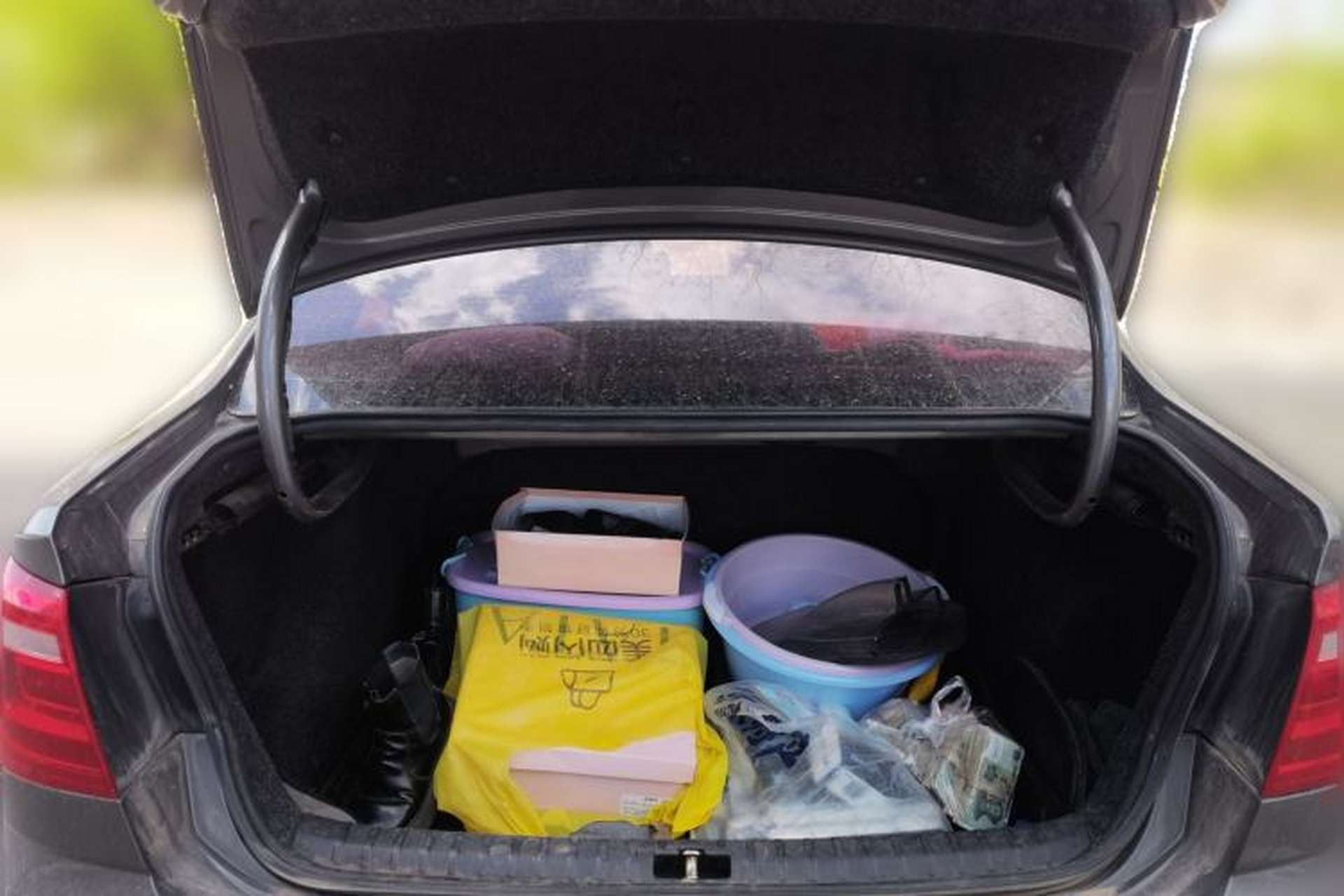 Used Volkswagen Bora 2013 1.6L Manual Fashion Edition Trunk
